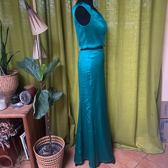 Sherry Hill Emerald Green Two Piece Dress
